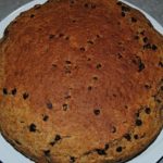 Torta di farina integrale e mandorle con gocce di cioccolato