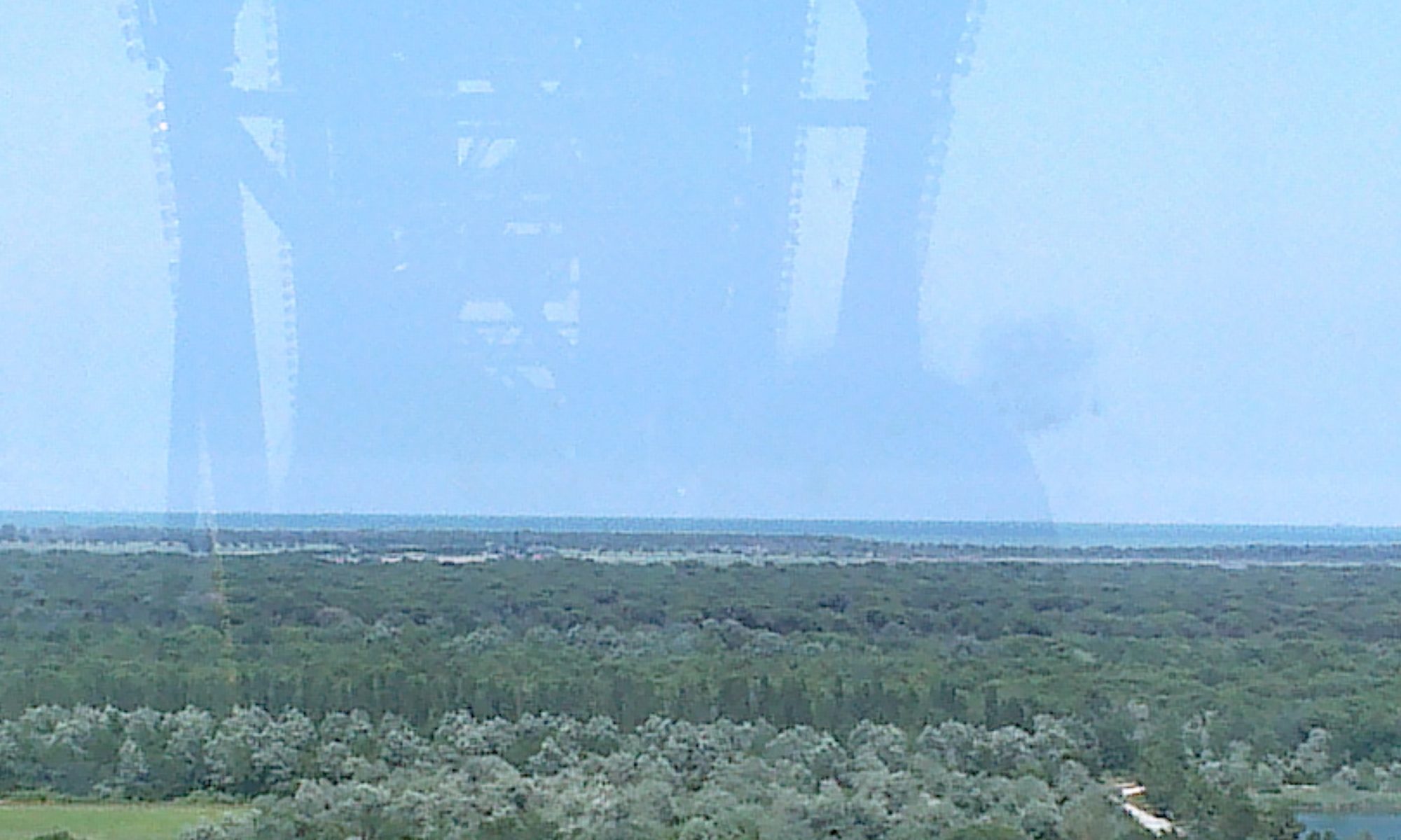 Vista dalla ruota panoramica di Mirabilandia. Gita al parco divertimenti e a Cervia al museo del sale