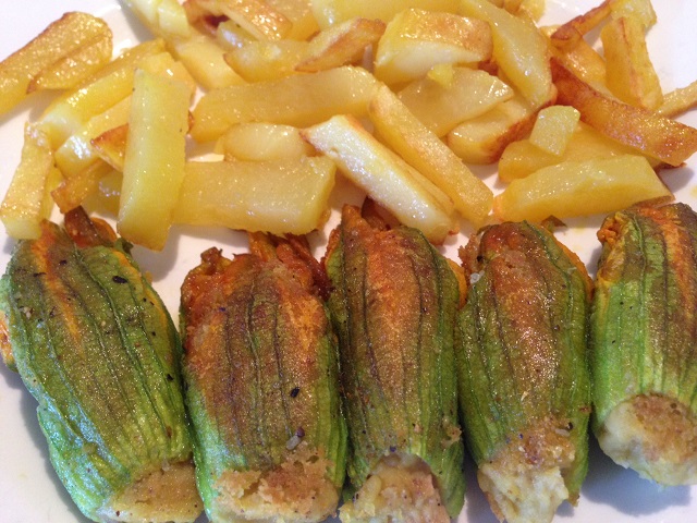 Fiori di zucca cuore di ceci riempiti con impasto di ceci