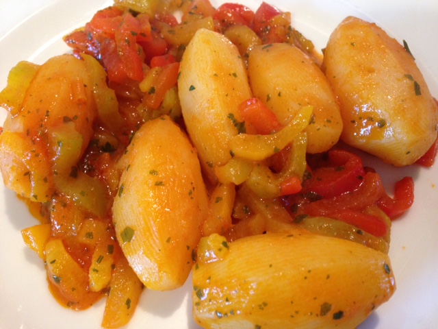 Peperoni e patate in umido con prezzemolo ricette vegane e vegetariane