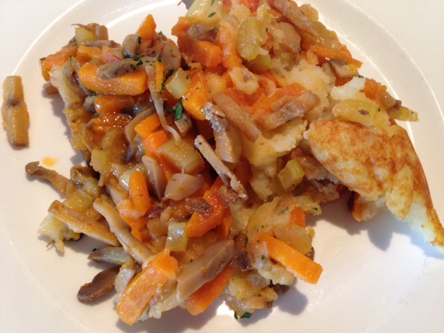 Tortino pasticcio patate funghi carote sedano piatto vegano vegetariano senza grassi animali