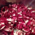 radicchio rosso tagliato per ricetta risotto integrale al radicchio senza grassi animali