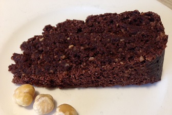 Torta al cacao con nocciole: farina integrale senza grassi animali ricetta vegana