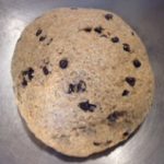 Impasto per preparazione biscotti con grano saraceno e gocce di cioccolato, senza uova e senza latte, solo ingredienti vegetali integrali
