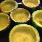 Zucchine tonde scavate per preparazione zucchine ripiene