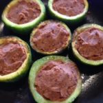 Zucchine tonde ripiene di fagioli rossi, preparazione senza grassi animali, solo ingredienti vegetali