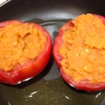 Preparazione pomodori ripieni senza grassi animali, ricetta interamente vegetale
