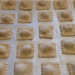 Ravioli con farina integrale e ripieno di zucca e ceci, Vegan