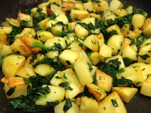 Patate arrosto e spinaci, ingredienti esclusivamente vegetali