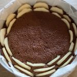 Preparazione della favolosa Torta con farina integrale cacao e pere Kaiser con soli ingredienti vegetali, senza latte, senza burro né margarine, buonissima e adatta a tutti, vegani e vegetariani inclusi